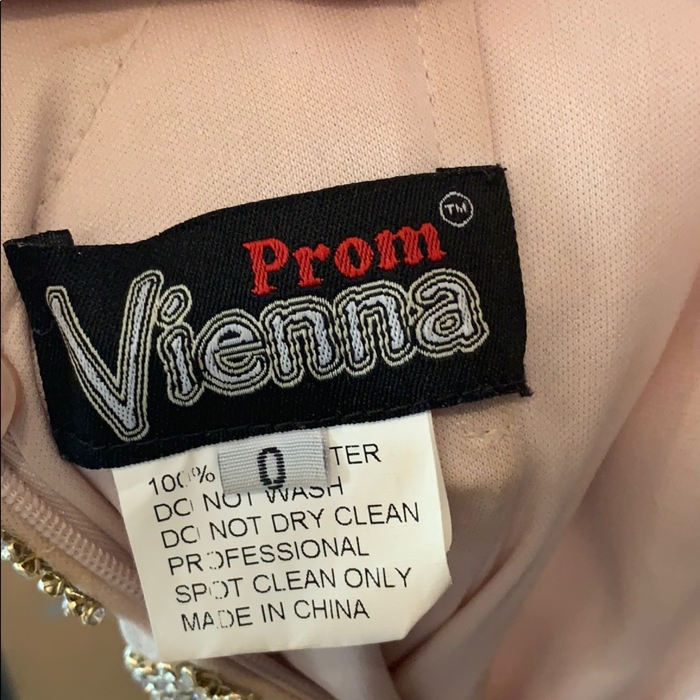 Pageant or prom - Picture 3 of 4